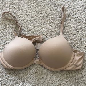 Victoria’s Secret PINK nude bra